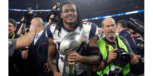 New England Patriots nr 54 Dont'a Hightower tillkännager pensionering